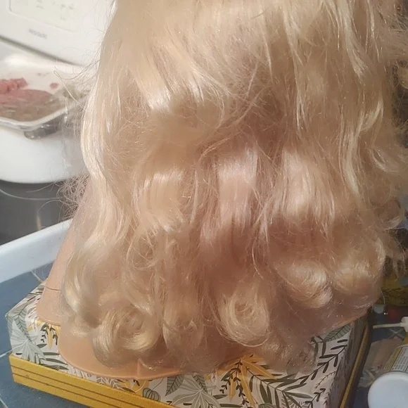 Barbie Pink and Blonde Hair Styling Doll Head - Picture 3 of 6